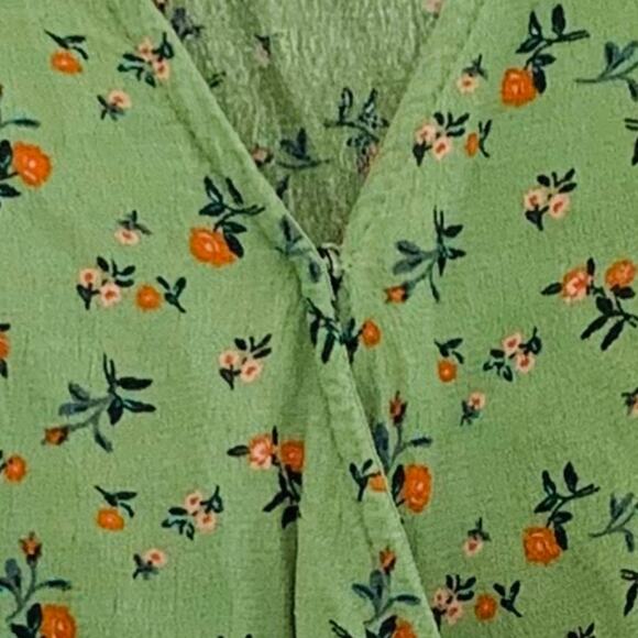Sanctuary Garden Wrap Floral Top Green V Neck Blouse Size XXS - Picture 7 of 10